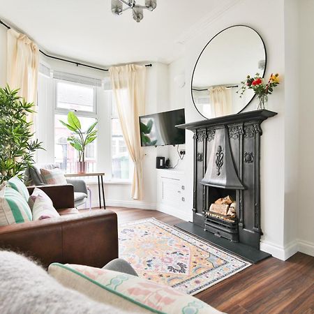 Fresh Cardiff Bay 2 Bedroom House- 3 Tv'S Экстерьер фото